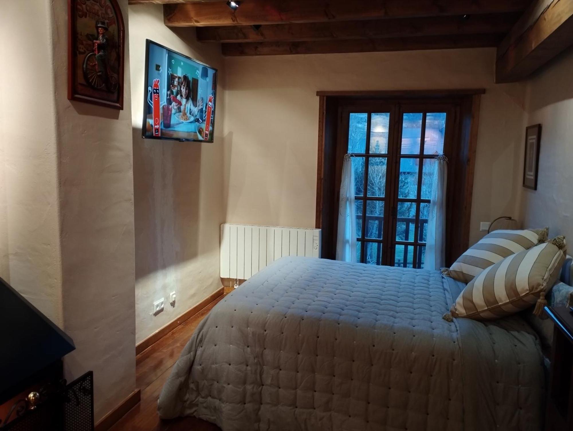 Esqui, Aigueestortes Y Boi-Tauell A Tus Pies En Ebrehogar Pla de l'Ermita Exteriör bild